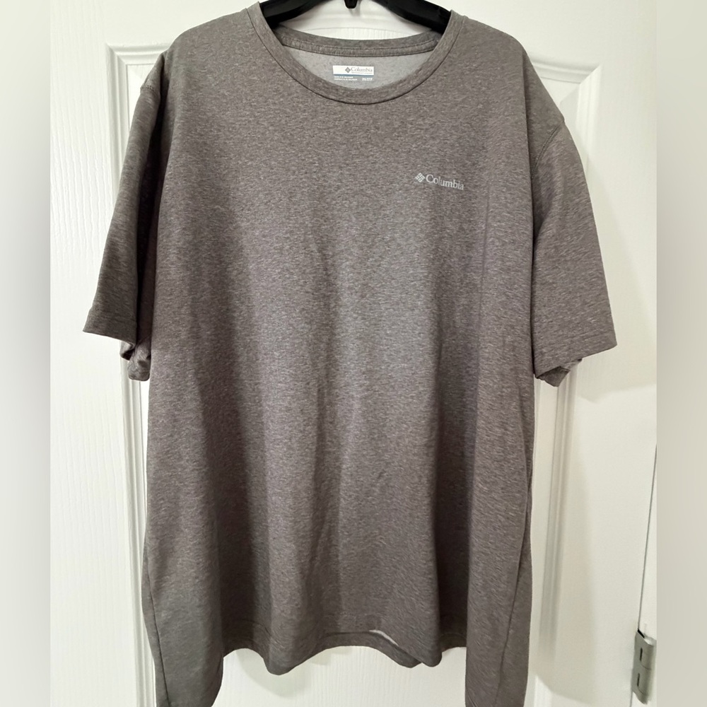 Columbia Short Sleeve Crewneck T-Shirt in Heather Gray